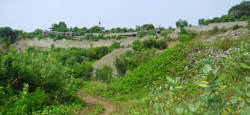 Baustelle oberhalb des Strandes Bias Tugal